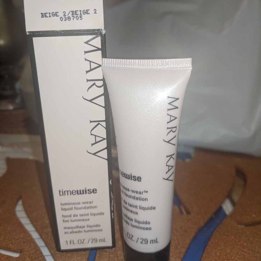 Mary Kay Luminous-wear liquid foundation Beige 2